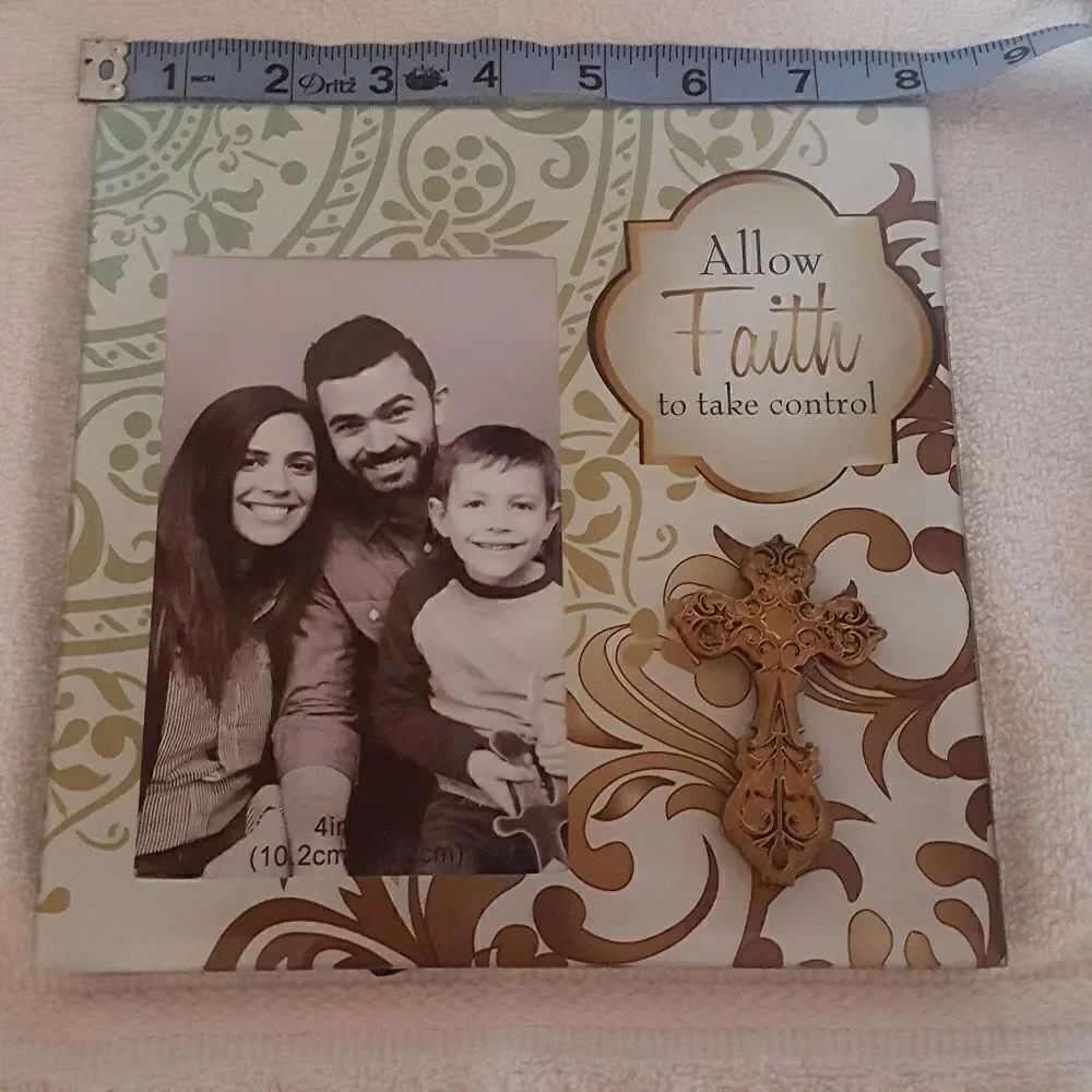Picture Frame "Allow Faith to Take Control with cross on it - Picture 3 of 4